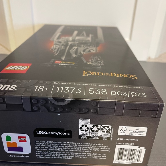 LEGO Sauron Helmet Lords of the Rings in Black and Gray 11373 538Pcs 18+ NIB - Picture 6 of 9